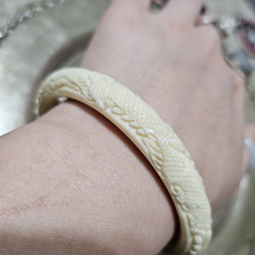 Dragon Bangle - Picture 4 of 6